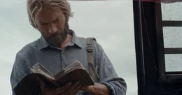 Professor Hopper (Andrew Wilson) ist auf der Suche nach einer Gruppe Hippies, die die Quelle der ewigen Jugend finden wollten.