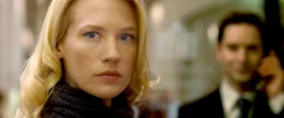 Selbst Martins Frau, Elizabeth Harris (January Jones), scheint ihren eigenen Ehemann nicht mehr zu kennen.