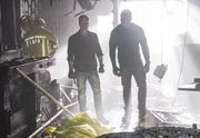 L-R: Special Agent G. Callen (Chris O'Donnell) und Special Agent Sam Hanna (LL COOL J)