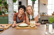 Meisterkonditorin Theresa Knipschild und Fernsehköchin Zora Klipp.
