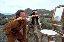 Das haut sogar den st&auml;rksten Cowboy um: Abahachi (Michael "Bully" Herbig, r.) und Ranger (Christian Tramitz, l.) ...