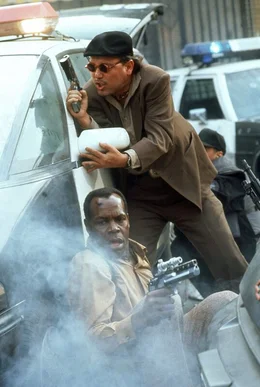 Immer im Einsatz: Die L. A.-Cops Harrigan (Danny Glover, l.) und Danny (Ruben Blades, r.) liefern sich ein hei&szlig;es Feuergefecht mit hemmungslosen Drogendealern ...