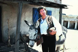 Dimitri Rick Kavanian) will ein echter Indianer mit Pferd anstatt"Esel-Maul" werden ...
