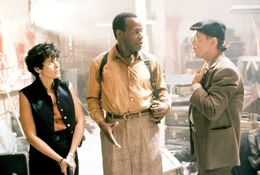 Im Kampf gegen den Drogensumpf: Leona (Maria Conchita Alonso, l.), Detective Harrigan (Danny Glover, M.) und Danny (Ruben Blades, r.) ...