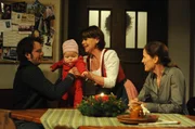 Flori ist für jede Hilfe dankbar. Von links: Florian (Tommy Schwimmer), Rosi (Brigitte Walbrun) und Annalena Brunner (Heidrun Gärtner). Flori ist für jede Hilfe dankbar. Von links: Florian (Tommy Schwimmer), Rosi (Brigitte Walbrun) und Annalena Brunner (Heidrun Gärtner).