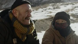 Darko Peric (l.) erkundet Kirgisistans Berge, auf der Suche nach dem Schneeleoparden und sich selbst.  +++ Die Verwendung des sendungsbezogenen Materials ist nur mit dem Hinweis und Verlinkung auf RTL+ gestattet. +++