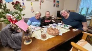Dagmar (re.) feiert gemeinsam mit Elke (li.) und Petra ihren 60. Geburtstag