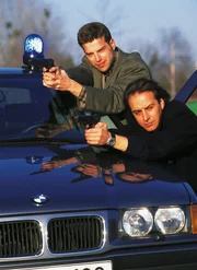 Kommissar Semir Gerkhan (Erdogan Atalay, re.) und Kommissar Frank Stolte (Johannes Brandrup). Kommissar Semir Gerkhan (Erdogan Atalay, re.) und Kommissar Frank Stolte (Johannes Brandrup).