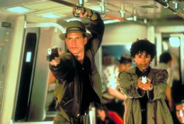 Auf der Jagd nach einem besonders b&ouml;sartigen Killer: FBI-Agent Keyes (Gary Busey, l.) und die Polizistin Leona (Maria Conchita Alonso, r.) ...