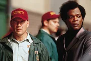 L-R:  David Dunn (Bruce Willis) und Elijah Price (Samuel L. Jackson)