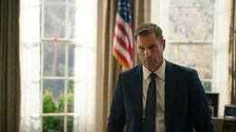 Benjamin Asher (Aaron Eckhart)
