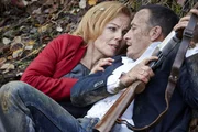 Auf der Flucht vor den Gangstern kommen sich Andrea (Carina Wiese) und Semir (Erdogan Atalay) das erste Mal nach ihrer Trennung wieder näher... Auf der Flucht vor den Gangstern kommen sich Andrea (Carina Wiese) und Semir (Erdogan Atalay) das erste Mal nach ihrer Trennung wieder näher...