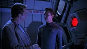 Wesley Crusher (Wil Wheaton) und Dr. Paul Stubbs (Ken Jenkins)