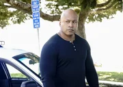 Als das NCIS-Team herausfindet, dass eines der Mordopfer in Diensten des brasilianischen Konsulats stand, muss Sam (LL Cool J) den Konsul sofort in Sicherheit bringen ... Als das NCIS-Team herausfindet, dass eines der Mordopfer in Diensten des brasilianischen Konsulats stand, muss Sam (LL Cool J) den Konsul sofort in Sicherheit bringen ...