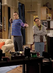 Sheldon Cooper (Jim Parsons, l.); Leonard Hofstadter (Johnny Galecki, r.)