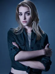 (1. Staffel) - Die junge Katherine "Kat" Rance (Brianne Howey) zieht sich immer weiter zurück, doch hat das wirklich etwas mit ihrem Unfall und dem Tod ihrer Freundin zu tun oder spielt noch etwas ganz anderes dabei eine Rolle?
