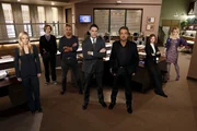 L-R: Jennifer Jareau (A.J. Cook), Dr. Spencer Reid (Matthew Gray Gubler), Derek Morgan (Shemar Moore), Aaron Hotchner (Thomas Gibson), David Rossi (Joe Mantegna), Alex Blake (Jeanne Tripplehorn), Penelope Garcia (Kirsten Vangsness) L-R: Jennifer Jareau (A.J. Cook), Dr. Spencer Reid (Matthew Gray Gubler), Derek Morgan (Shemar Moore), Aaron Hotchner (Thomas Gibson), David Rossi (Joe Mantegna), Alex Blake (Jeanne Tripplehorn), Penelope Garcia (Kirsten Vangsness)