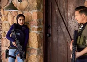 Fatima Namazi (Medalion Rahimi, l.); Vostanik Sabatino (Erik Palladino, r.) Fatima Namazi (Medalion Rahimi, l.); Vostanik Sabatino (Erik Palladino, r.)