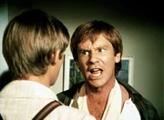 Hobart Slank (Michael S. McGreevey) wünscht sich, ein erfolgreicher Baseballspieler zu werden; bricht sich dann die Wurfhand.