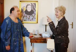 Udo Samel (Albert Wolf), Bibiana Zeller (Gloria von Hohensinn).