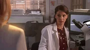 Dr. Sarah Conover (Annabella Sciorra, r.) will sich durch Monica (Roma Downey) nicht von ihrem Vorhaben abbringen lassen. Dr. Sarah Conover (Annabella Sciorra, r.) will sich durch Monica (Roma Downey) nicht von ihrem Vorhaben abbringen lassen.