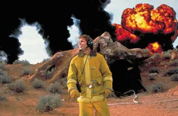 Seit der Alieninvasion ist der leidenschaftliche Feuerwehrmann Wayne Gray (Seann William Scott) voll und ganz in seinem Element ...