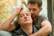 Erik (Simon B&ouml;er, r.) m&ouml;chte endlich seine Liebe zu Hannahs Mann Sebastian (Filip Peeters, l.) leben, aber wird sich Sebastian f&uuml;r ihn entscheiden?