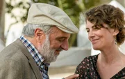 Bei Santiago (Alessandro Bressanello) und seiner Frau Maria (Alicia Gomez) findet Hannah erst einmal Unterschlupf und trifft dort auf den traumatisierten Hengst El Loco.
