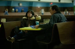 Beim Essen erz&auml;hlt Halcombe (Nicolas Cage) Cindy (Vanessa Hudgens) auch von seiner toten Schwester.