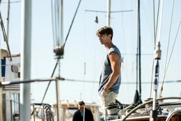 Charlie Reed (Patrick Schwarzenegger)