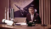 Dr. von Braun an seinem Schreibtisch