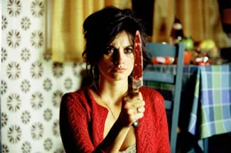 Raimunda (Pen&eacute;lope Cruz) hat ein Problem: wohin mit der Mordwaffe?