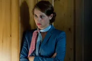 Birgit Perner (Josefine Bloèb) fragt sich, ob ihre Freundin noch zu ihr steht.