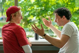 L-R: Art (Mike Faist) und Patrick (Josh O&rsquo;Connor)