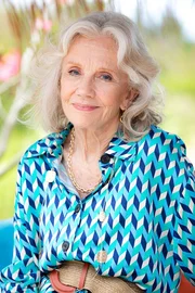 Hayley Mills (Nancy Martin).