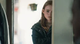 Tiefer Schmerz: Ellie (Sadie Sink) wurde von ihrem Vater verlassen.