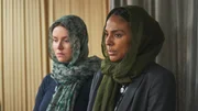 DS Townsend (Marsha Thomason, r.) und DS Hobson (Erin Shanagher, l.) werden gebeten, bei der Trauerfeier des jungen Boxers dabei zu sein. Doch den Ermittlerinnen fällt es schwer, Anteil zu nehmen, während die Umstände seines Todes noch ungeklärt sind. DS Townsend (Marsha Thomason, r.) und DS Hobson (Erin Shanagher, l.) werden gebeten, bei der Trauerfeier des jungen Boxers dabei zu sein. Doch den Ermittlerinnen fällt es schwer, Anteil zu nehmen, während die Umstände seines Todes noch ungeklärt sind.