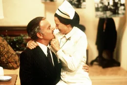 Die sadistische Oberschwester Diesel (Cloris Leachman, r.) und Dr. Charles Montague (Harvey Korman, l.) haben in der Nervenklinik alles fest im Griff ...