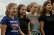 Voller Vorfreude und großer Erwartungen: Leyla, Alina, Ida und Emilia kurz vor ihrer Abreise nach Norwegen. Voller Vorfreude und großer Erwartungen: Leyla, Alina, Ida und Emilia kurz vor ihrer Abreise nach Norwegen.