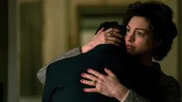 Bilott (Mark Ruffalo) findet R&uuml;ckhalt bei seiner Frau (Anne Hathaway).