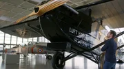 Das Dornier-Museum am Bodensee besitzt spektakuläre Flugzeug-Konstruktionen aus den Zwanziger Jahren. Der Merkur Silberfuchs ging für die Lufthansa an den Start. Das Dornier-Museum am Bodensee besitzt spektakuläre Flugzeug-Konstruktionen aus den Zwanziger Jahren. Der Merkur Silberfuchs ging für die Lufthansa an den Start.