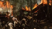 Die US-Armee ist dem sogenannten "Vietcong" wirtschaftlich und technologisch überlegen, kann gegen die Guerilla-Taktiken der Nordvietnamesen jedoch nicht bestehen. Die US-Armee ist dem sogenannten "Vietcong" wirtschaftlich und technologisch überlegen, kann gegen die Guerilla-Taktiken der Nordvietnamesen jedoch nicht bestehen.