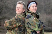 Das Team: Svenja und Ralph Schieke, Diplom-Biologen und Journalisten aus Steinhagen. Die erfahrenen Naturfilmer waren zwei Jahre lang an der Elbe unterwegs und folgten dem Lauf des Flusses von der Quelle im tschechischen Riesengebirge bis zur M&uuml;ndung bei Cuxhaven.; MDR FERNSEHEN DIE ELBE (2), "Vom s&auml;chsischen Elbtal bis zum Wattenmeer", am Samstag (21.09.24) um 01:40 Uhr. Das Team: Svenja und Ralph Schieke, Diplom-Biologen und Journalisten aus Steinhagen. Die erfahrenen Naturfilmer waren zwei Jahre lang an der Elbe unterwegs und folgten dem Lauf des Flusses von der Quelle im tschechischen Riesengebirge bis zur M&uuml;ndung bei Cuxhaven. &copy; MDR/Svenja und Ralph Schieke, honorarfrei - Verwendung gem&auml;&szlig; der AGB im engen inhaltlichen, redaktionellen Zusammenhang mit genannter MDR-Sendung bei Nennung "Bild: MDR/Svenja und Ralph Schieke" (S2+). MDR/HA Kommunikation, 04360 Leipzig, Tel: (0341) 300 6477 oder - 6463