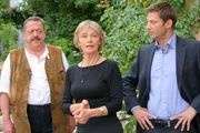 Die Rosenheim-Cops ermitteln: Korbinian Hofer (Joseph Hannesschläger, l.) und Sven Hansen (Igor Jeftic, r.) sowie Sabine Giese (Ilona Grübel, m.).