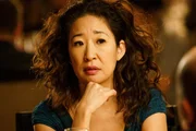 Nachdem ein hochrangiger chinesischer Beamte in Berlin tot aufgefunden wurde, reist Eve (Sandra Oh) nach Deutschland, um in dem Fall zu ermitteln. Doch die Geheimhaltung der chinesischen Regierung zwingt sie dazu, auf andere Weise an die Informationen zu kommen.