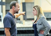 Karlheinz (Hannes Jaenicke) und Wanda (Karolina Lodyga) haben Meinungsverschiedenheiten. Weiteres Bildmaterial finden Sie unter www.br-foto.de.