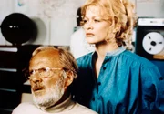 Prof. Evans (Derek Farr) und Brisba (Judy Geeson) entdecken auf dem Weg nach Medora einen alten Feind des Planeten.