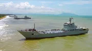 Kriegsschiffe der chinesischen Marine bei einem Man&ouml;ver in der Stra&szlig;e von Taiwan