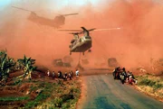 Helikopter sind eine der wichtigsten neuen Waffen seit dem Zweiten Weltkrieg. Helikopter sind eine der wichtigsten neuen Waffen seit dem Zweiten Weltkrieg.