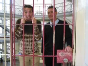 Willi Weitzel interessiert sich dafür, was sich hinter den Gefängnismauern abspielt und besucht einen Knast in Vechta.